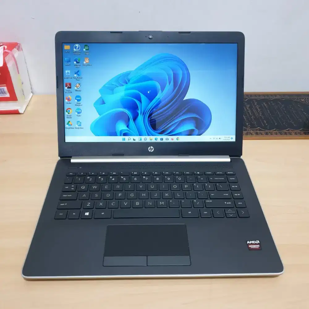 HP 14 - CMXXX | AMD A9 GEN 7 - RADEON R5 - DDR4 8GB