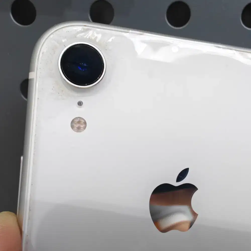 iPhone XR 128GB – White (Putih)