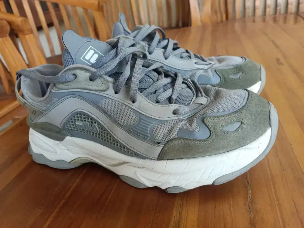 Sepatu FILA Sport