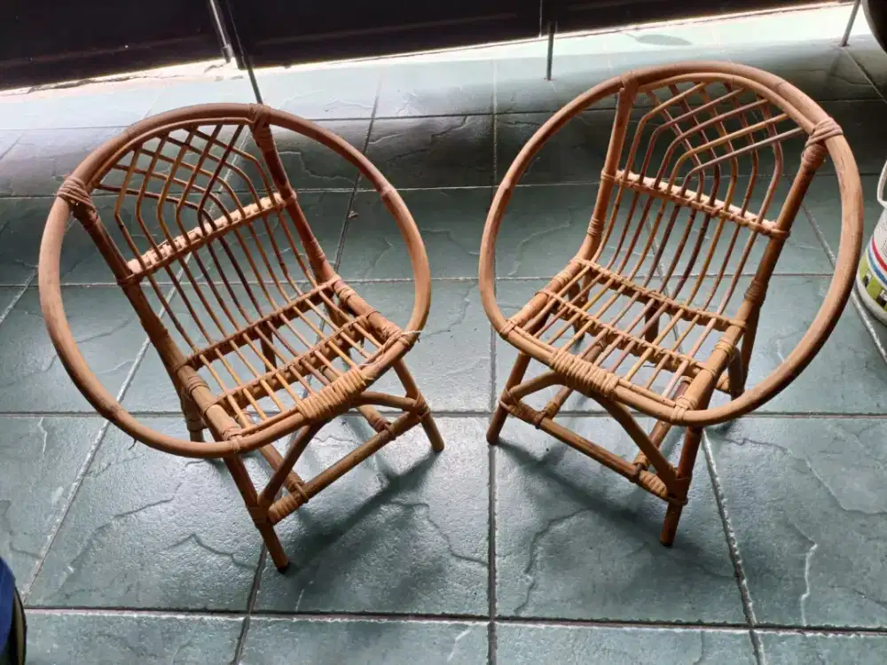 Kursi rotan anak kecil