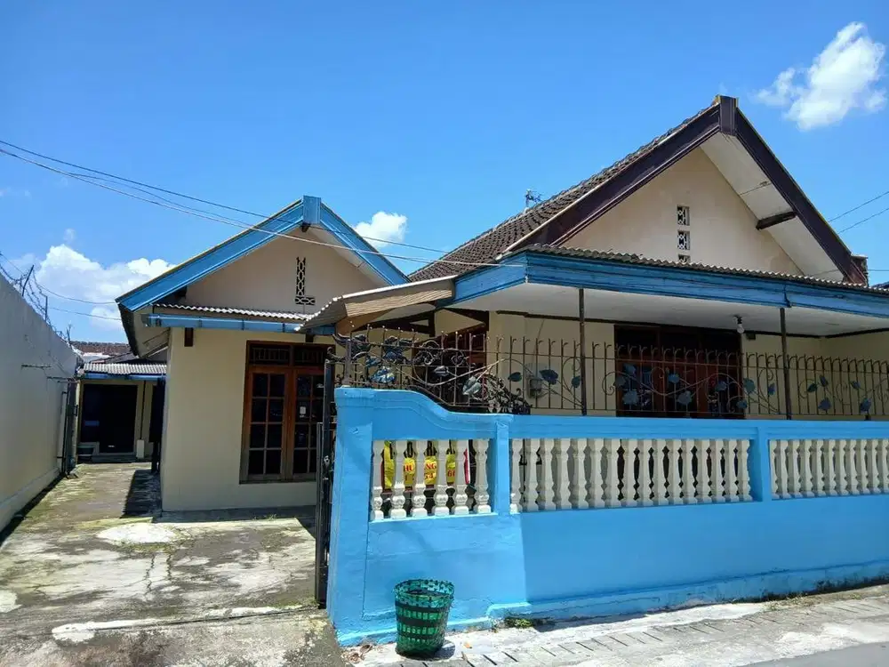 Disewakan rumah belakang Solo Square