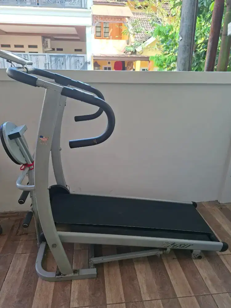 Jual treadmill. X2 fitsecond...