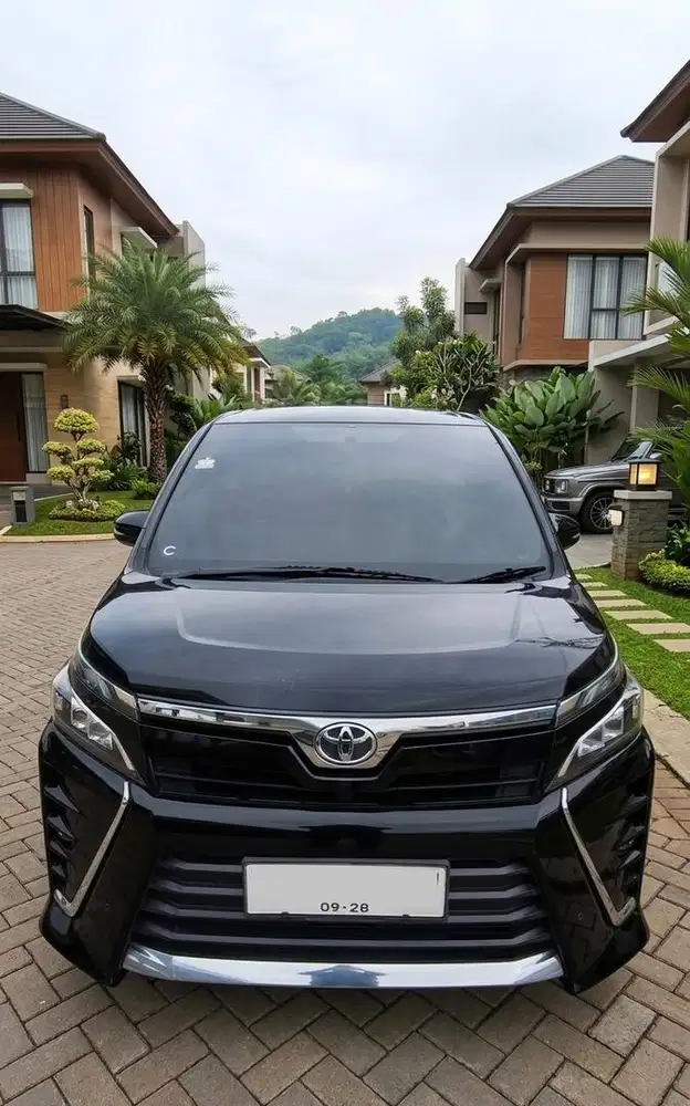 Toyota Voxy 2.0