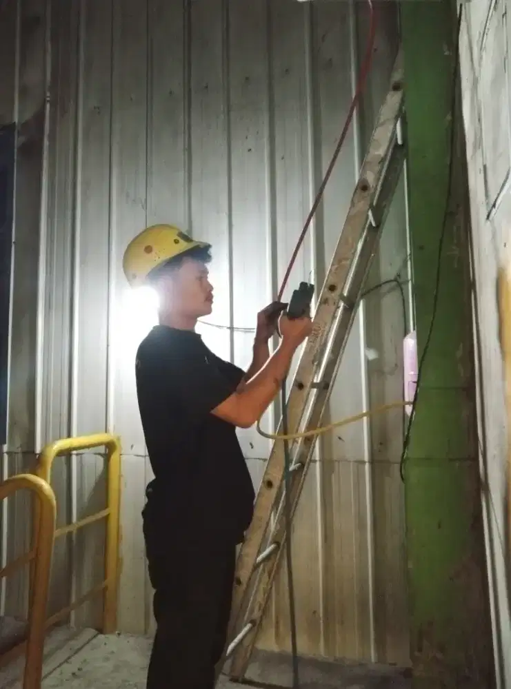 Jasa service elektronik