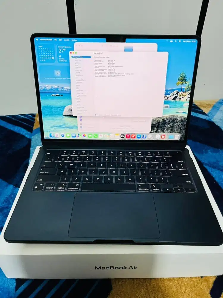 Macbook m2 16/256 gb pakaian 4 bulan
