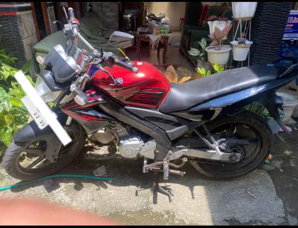Vixion 2012 hitam merah  murah mesin bagus rutin servis
