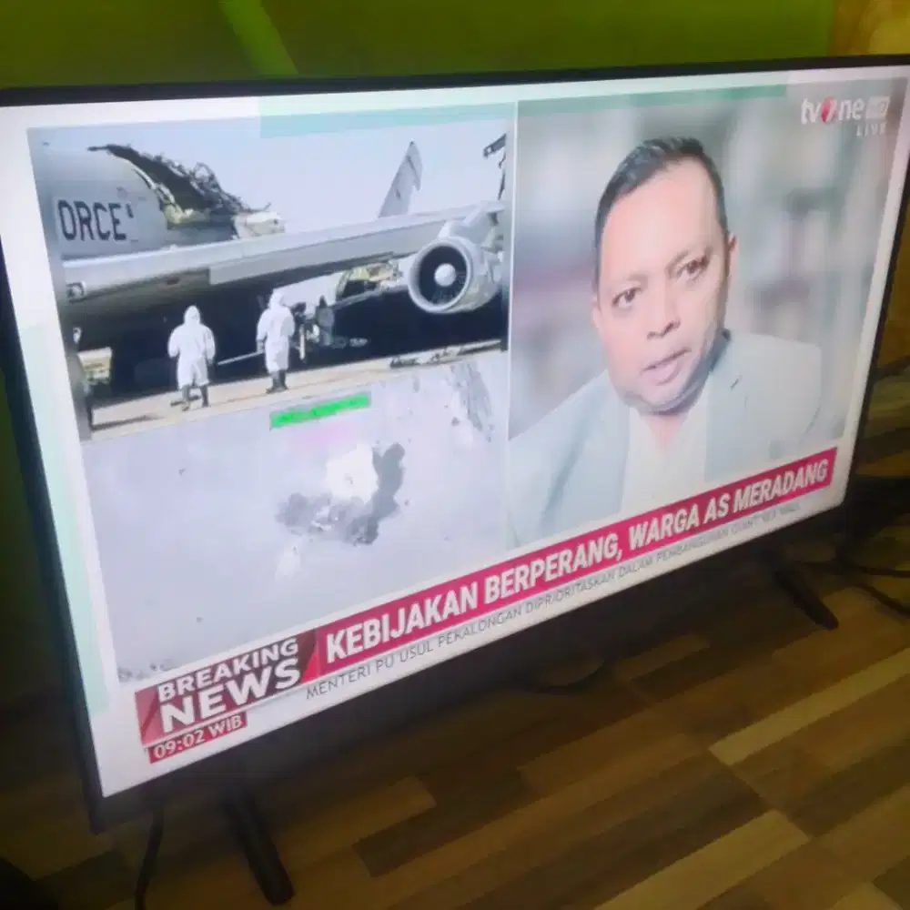 Jual tv merek LG Hanyar nukar atau baru beli kada sampai sebulan.