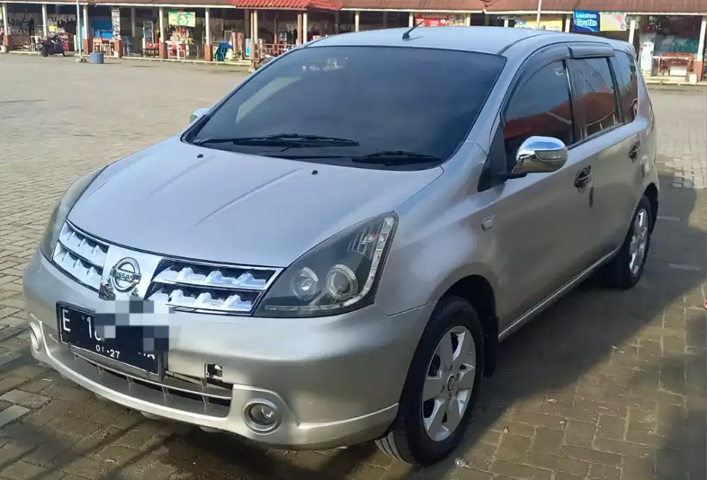 Dijual cepat Nissan Livina XV automatic