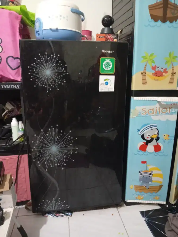 Dijual kulkas satu pintu keadaan masih ori blm pernah servis