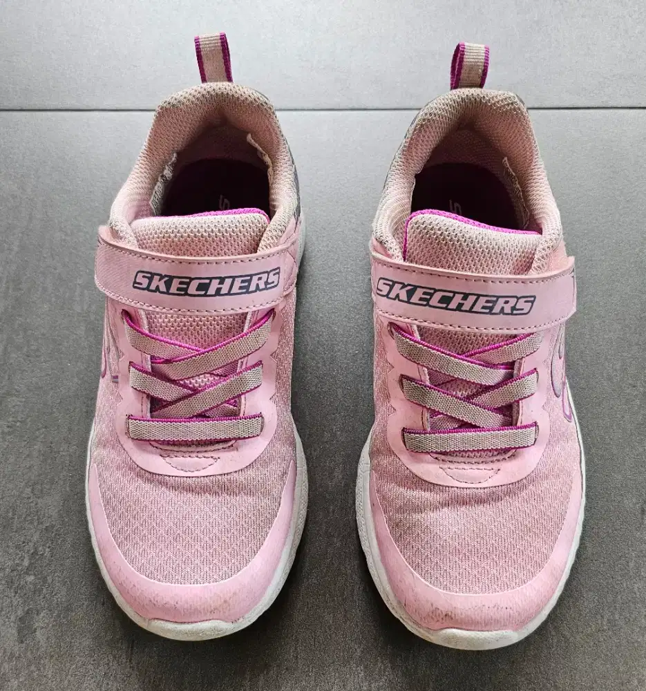 PRELOVED Sepatu Skechers Anak Pink