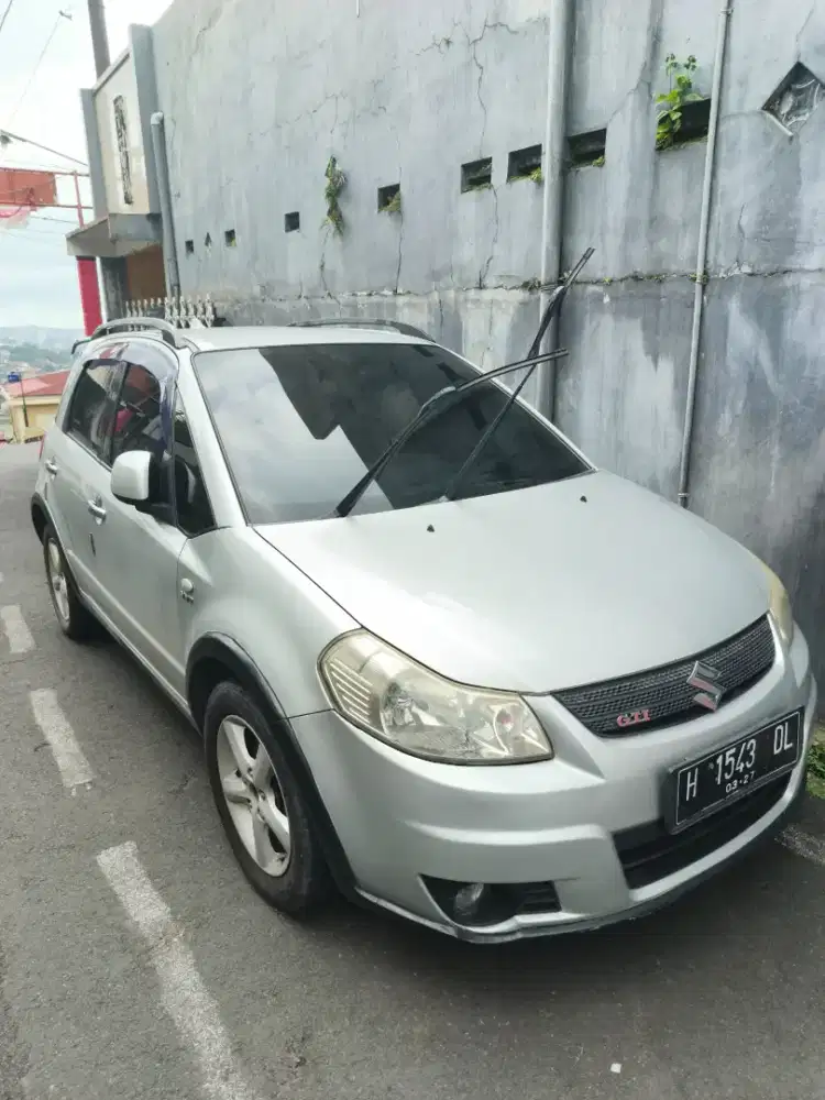 Dijual mobil Suzuki X Over tahun 2009 manual. Mesin prima, siap pakai