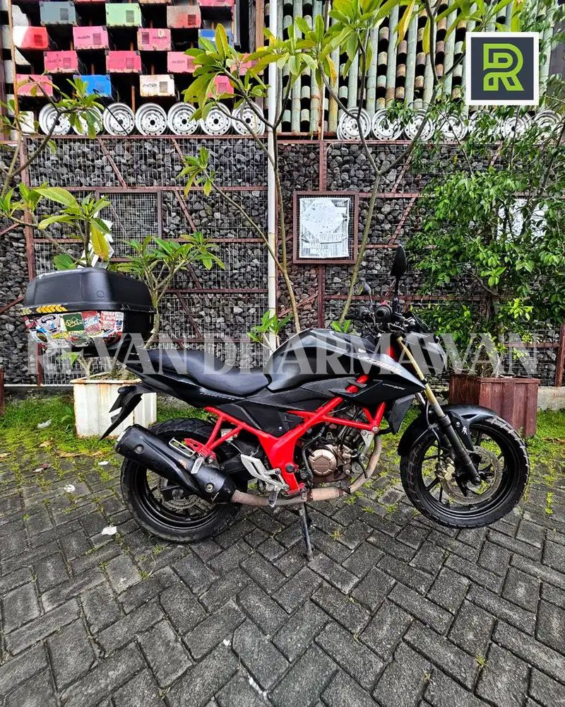 Dijual CB150R THN 2018 LENGKAP (Apa Adanya)