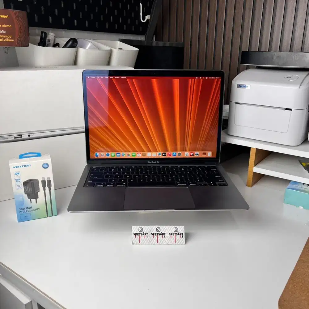 MacBook Air 2020 i3 8gb 256gb Battery Health 84%