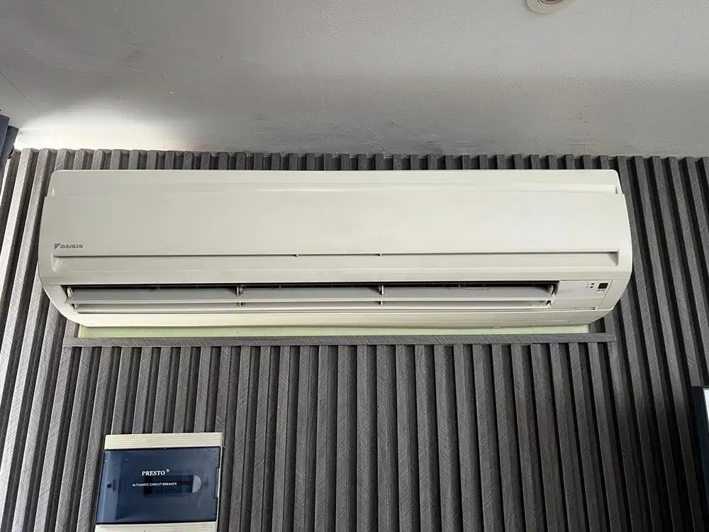 AC Daikin 2 PK TYPE RC50NV14