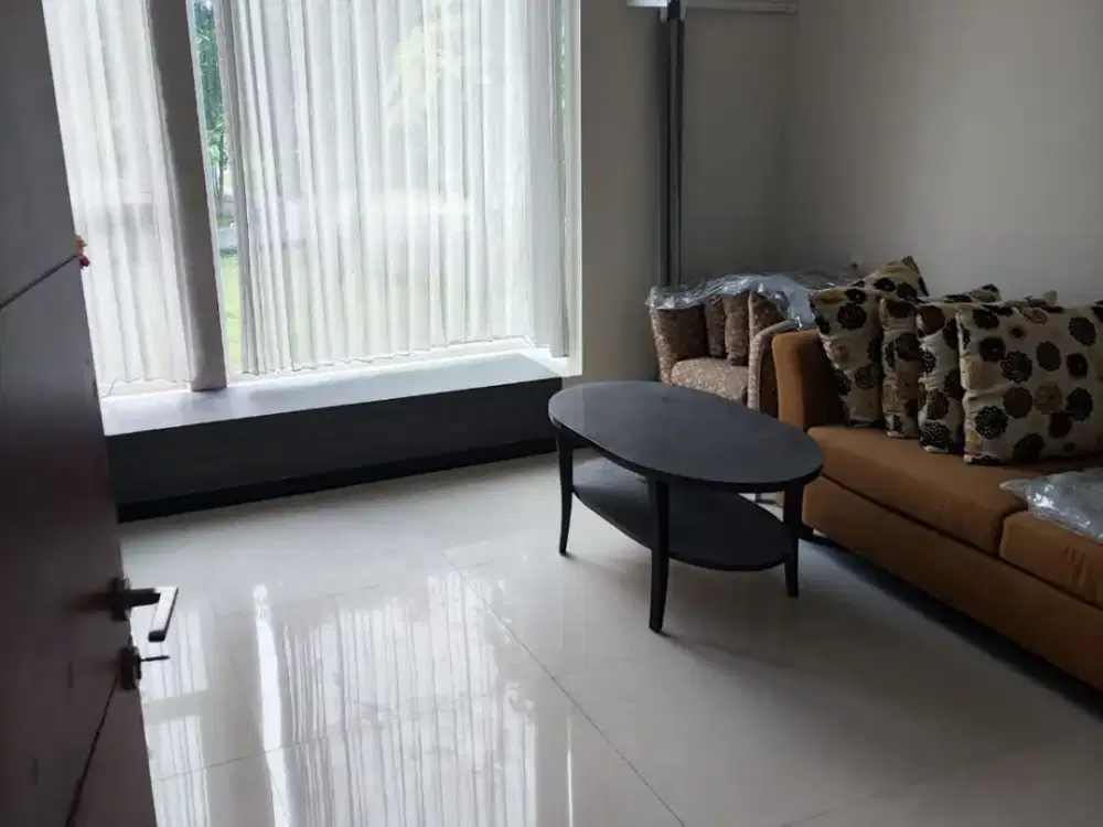 Disewakan Rumah Citraland Utama