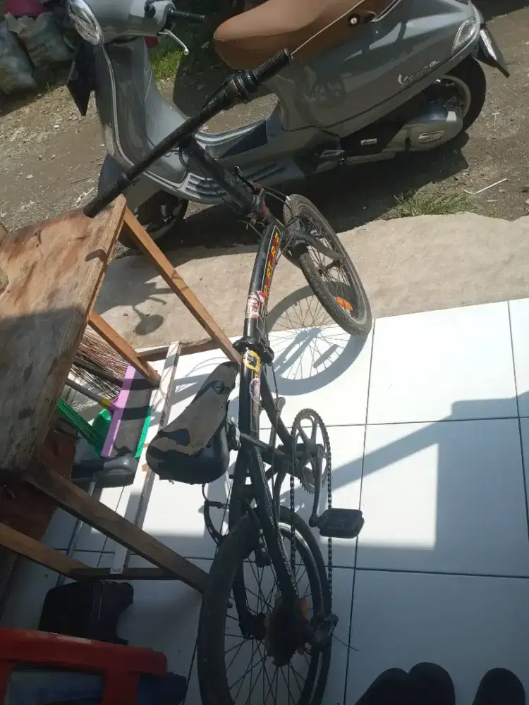Sepeda lipat bekas