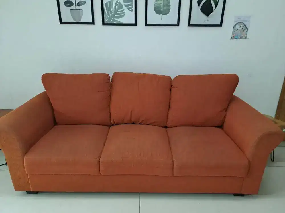 Sofa merk vassa 3 seater warna orange