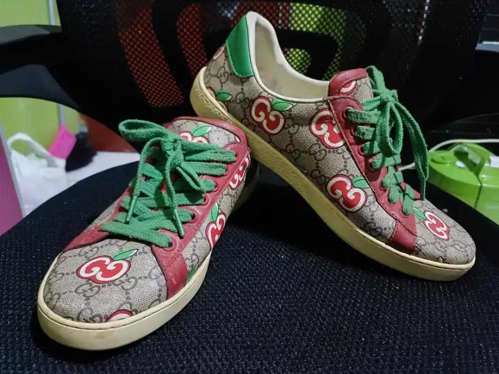 Sepatu Gucci Supreme Apple Size 43