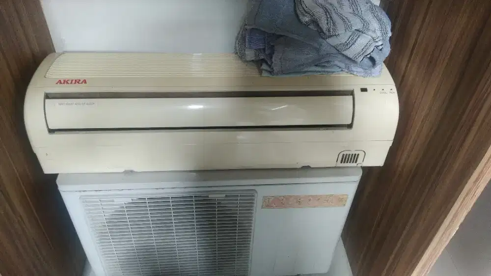 Jual cepat AC merk Akira masih bagus