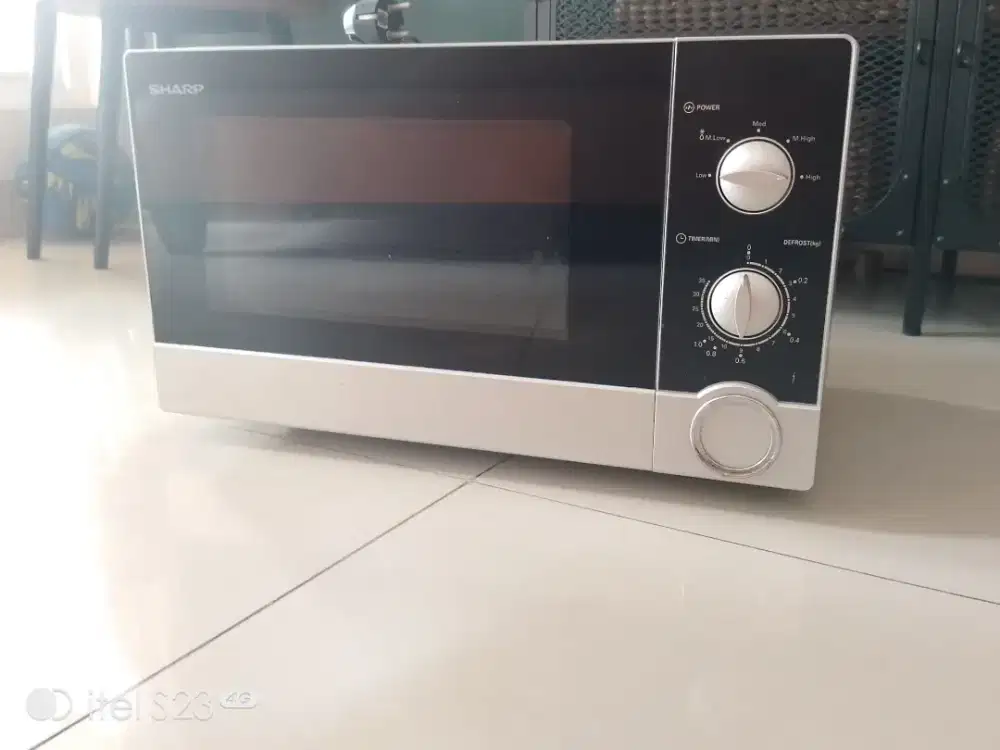 Microwave Sharp, kondisi mulus jarang dipakai