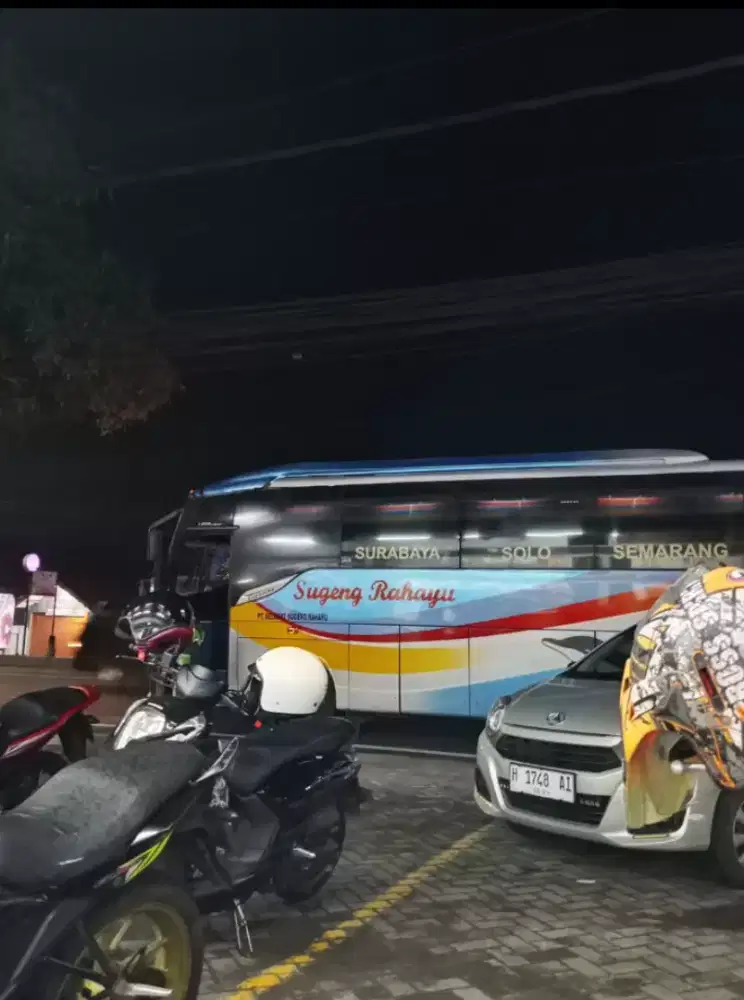 Cari kerja serabutan ato per kulian dan tukang bangunan bisa