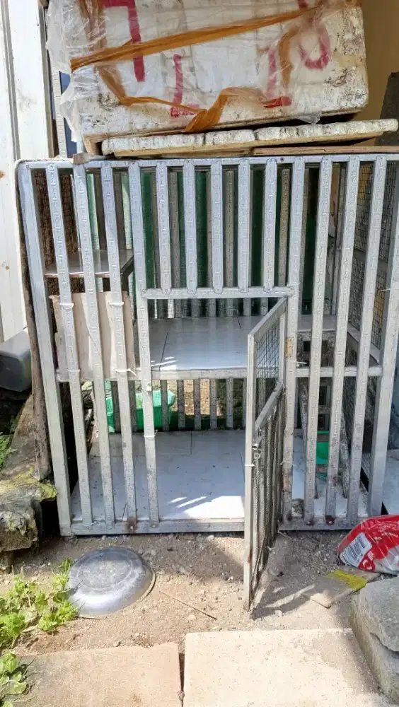 Kandang bekas kucing / anjing