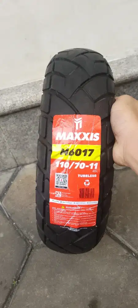 ban luar maxxis R 11