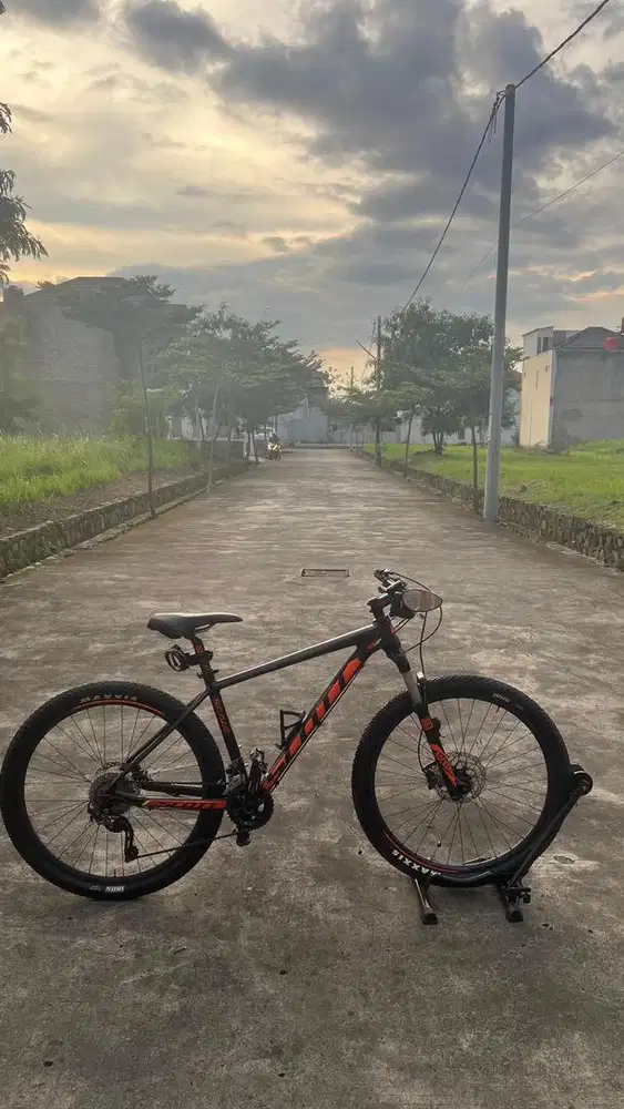 dijual sepeda scott scale