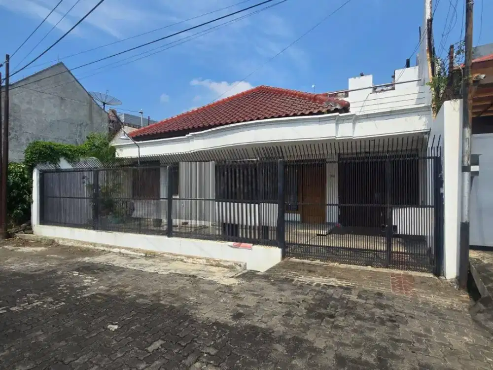 Dijual dan Disewakan Rumah Tengah Kota Bebas Banjir di Jl. Seroja Timur Semarang