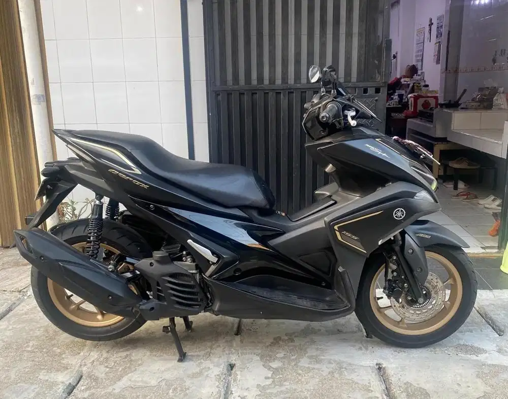 YAMAHA AEROX 2020 ABS HITAM GOLD