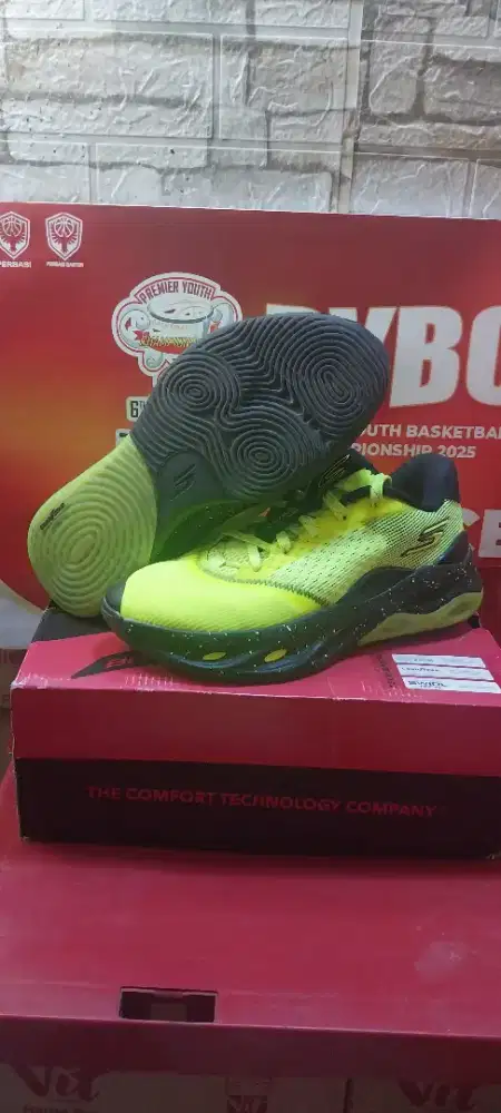 Sepatu skechers basketball size 41