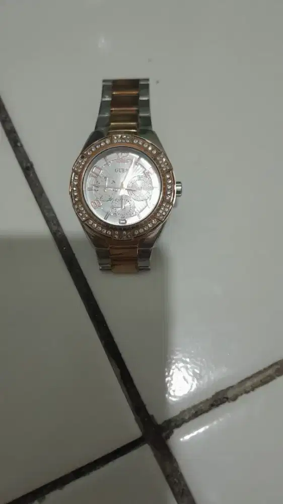 Jual jam tangan wanita GUUESS