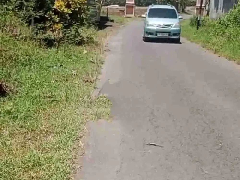 Tanah murah & strategis, 400m² muka 20m , akses jalan DPU 8m , 1km dari jalan raya propinsi, Mranggen Polokarto Sukoharjo :