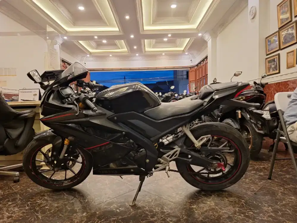 DIJUAL CEPAT SURAT LENGKAP PAJAK HIDUP R15 V3 2018 MESIN ADEM HALUS