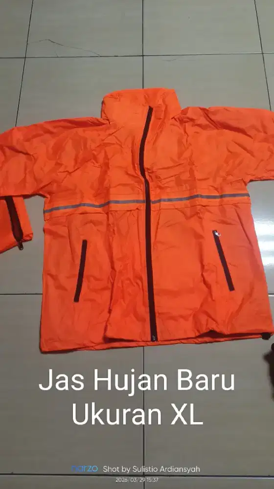 Jas Hujan & Sepatu Boots