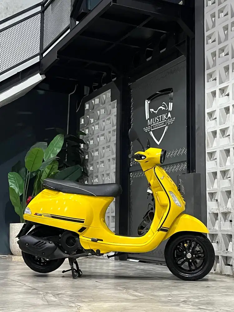 Terbatas!!Vespa S125 iget th 2022 - Ayu Mustika