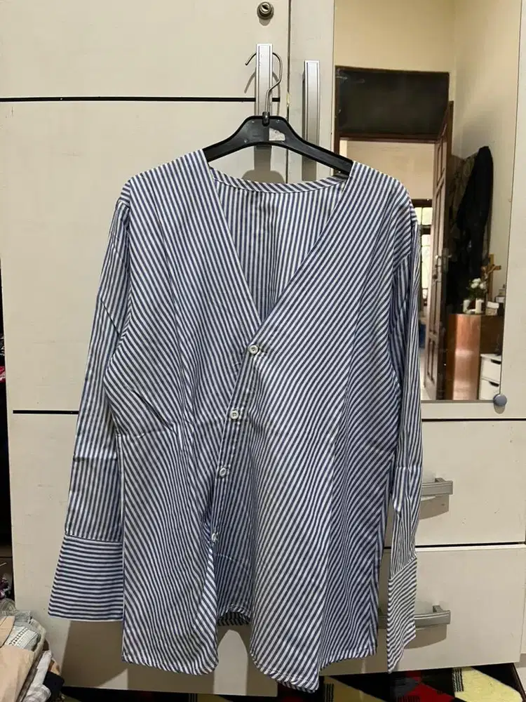 Kemeja Vneck Biru Cewek