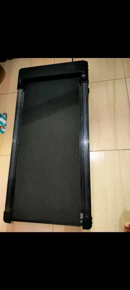 Alat bantu berlari (treadmill)