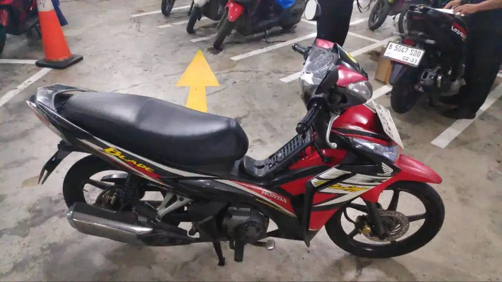 Dijual Honda Blade MT 2013