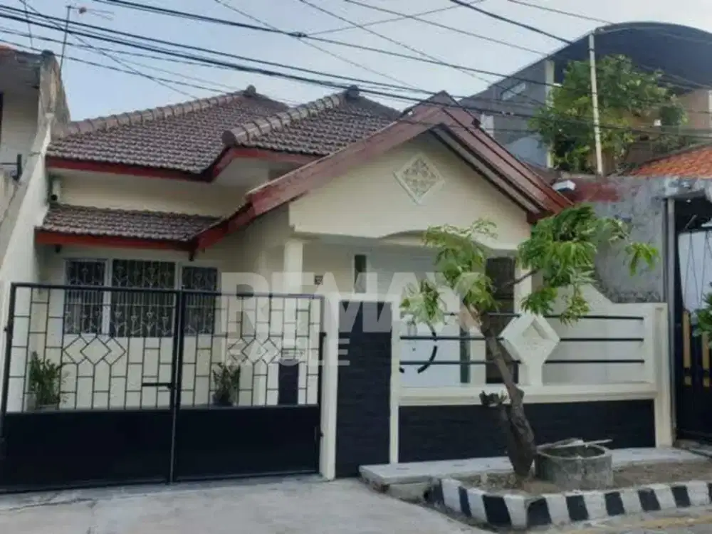 Dijual/Disewakan Rumah Bratang Binangun