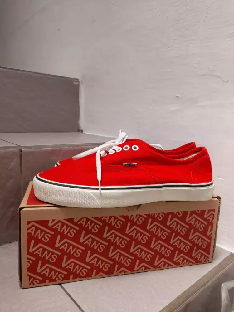 sepatu vans authentic