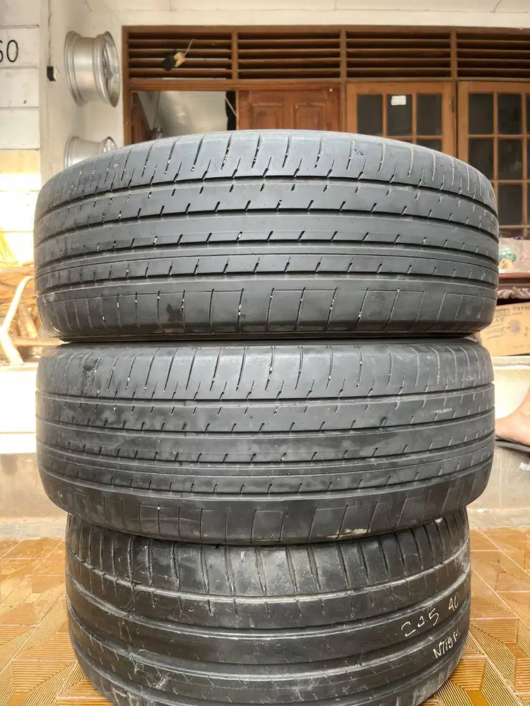 Ban Yokohama BluEarth-XT 225 55 r19 2Pcs