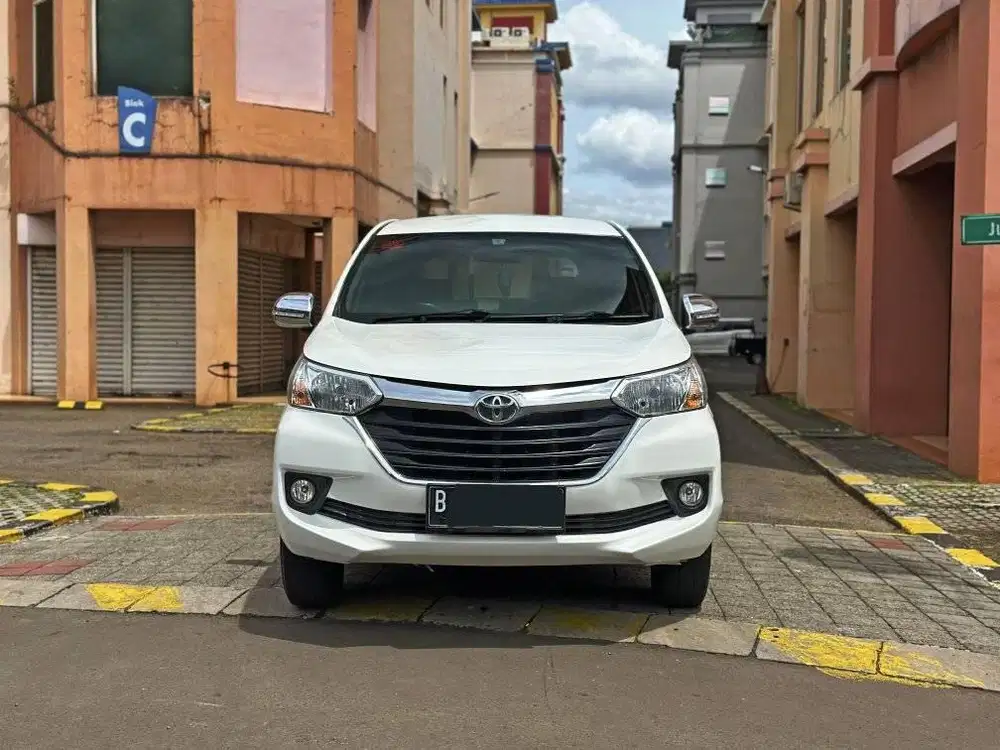 Jual Cepat : Toyota Avanza 1.3 G AT 2017 Putih Km 80rb Service Record