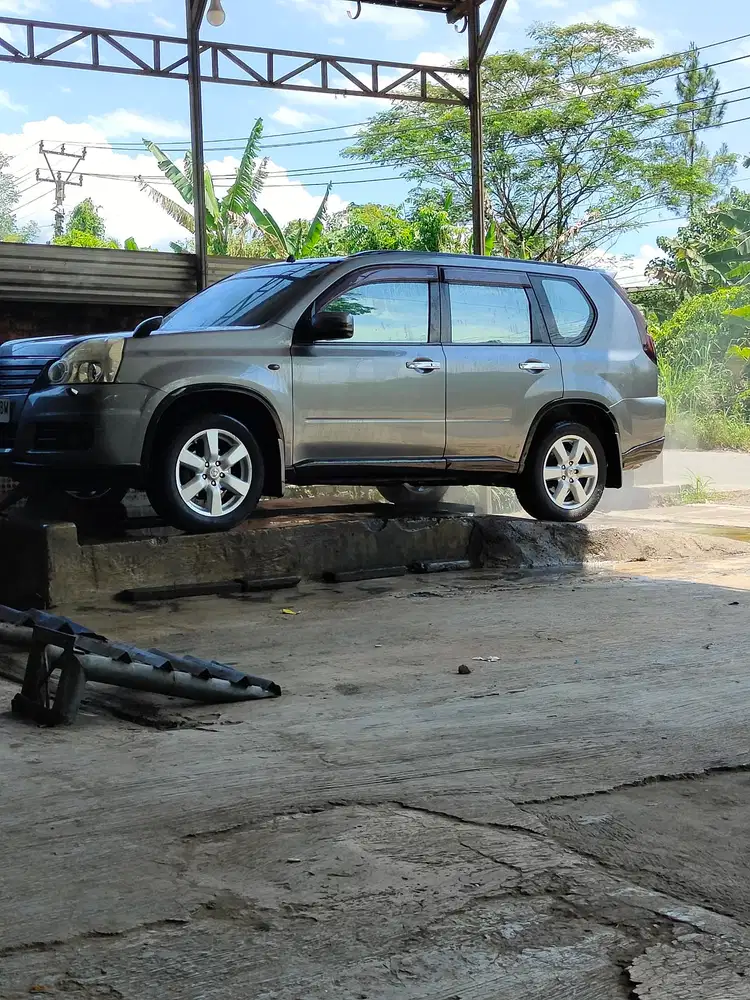 Nissan X-Trail 2010 Bensin