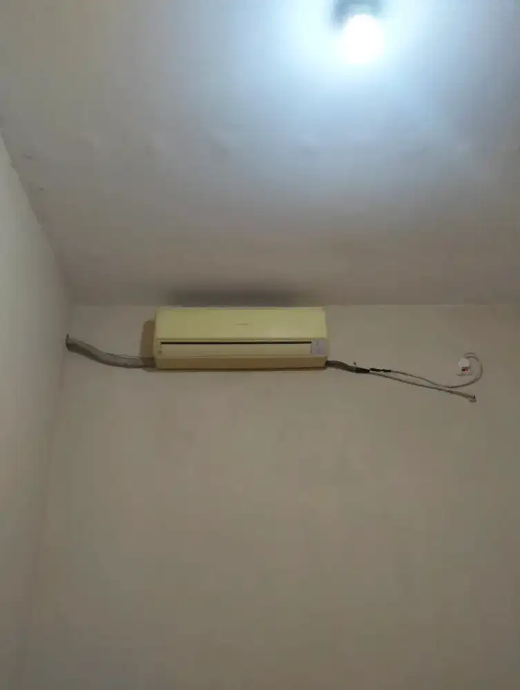 Jual cepat AC bekas 3/4 pk merk sharp