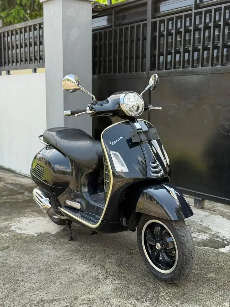 Vespa Gts 2021 Facelift black vulcano plat W