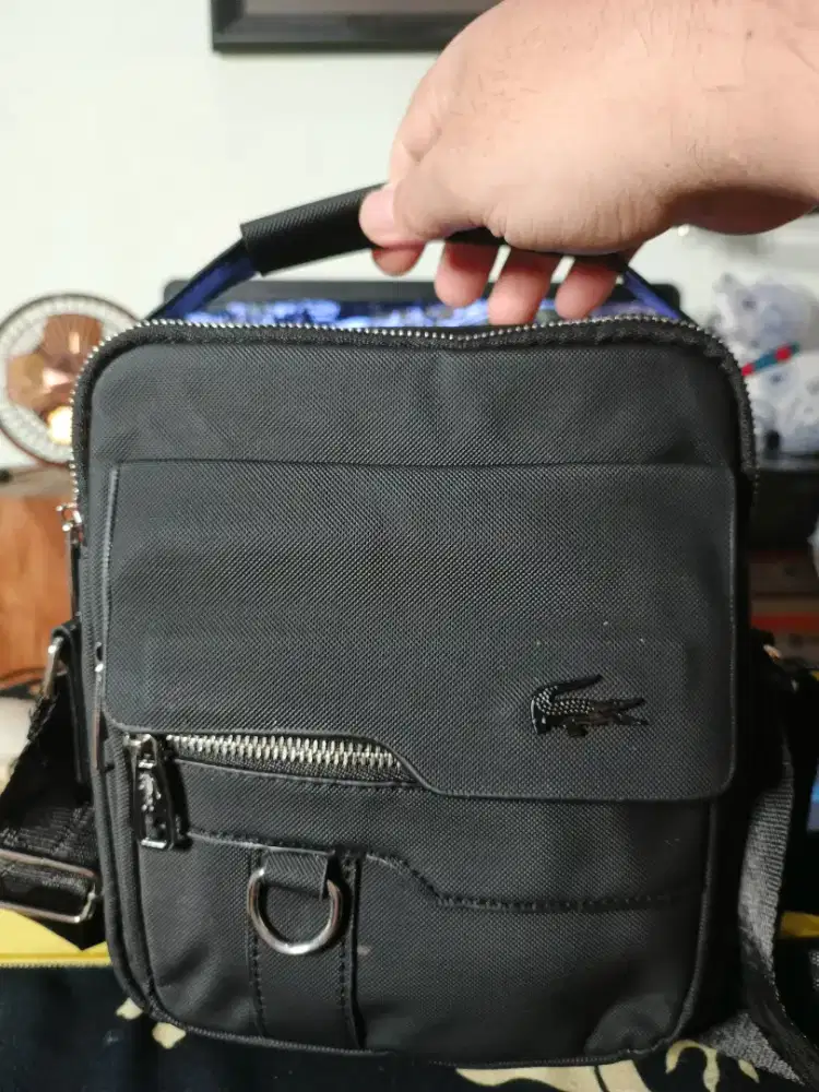 Tas Lacoste Messenger Bag atau Sling Bag dengan kode model 896-1