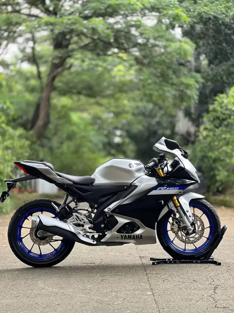 YAMAHA R15M ABS CONNECTED 2024 SILVER KM RENDAH PAJAK ON KAYAK BARU