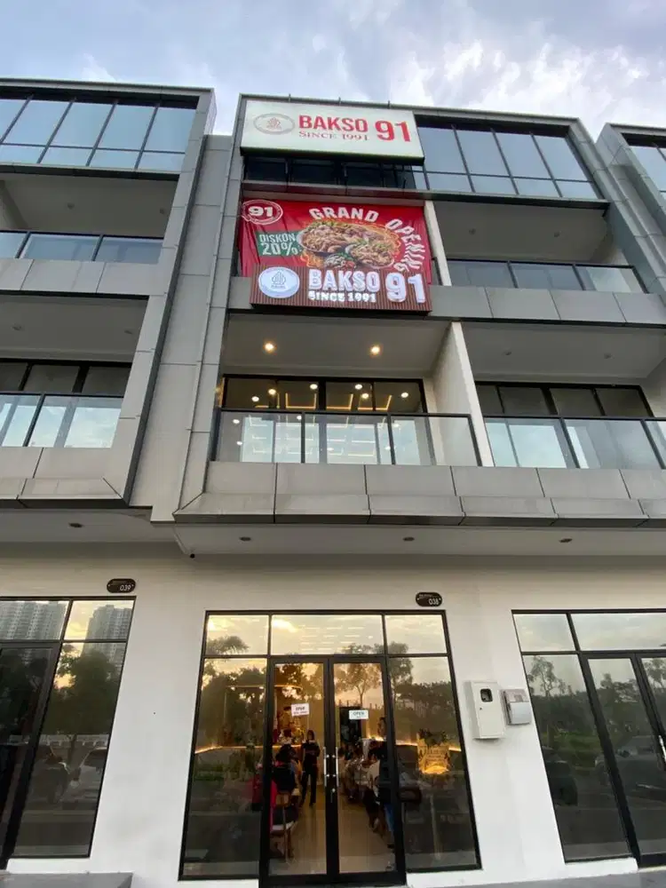 dibutuhkan waitress untuk resto bakso di PIK 2