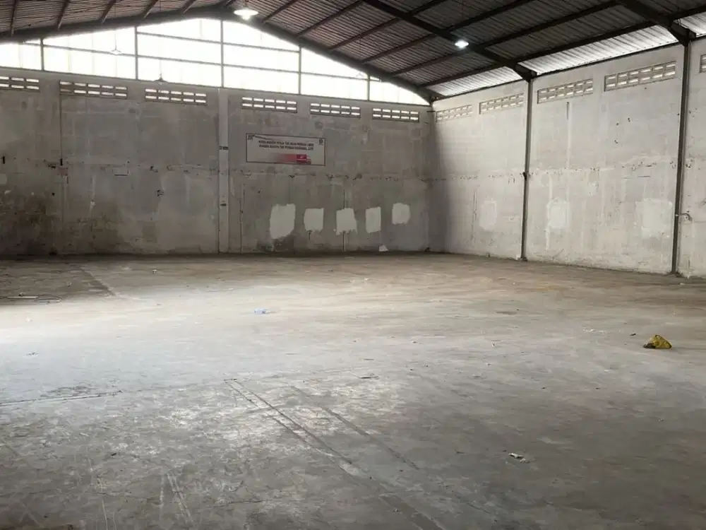 GUDANG LUAS BERSIH STRATEGIS SIAP PAKAI DI SOEKARNO HATTA BANDUNG